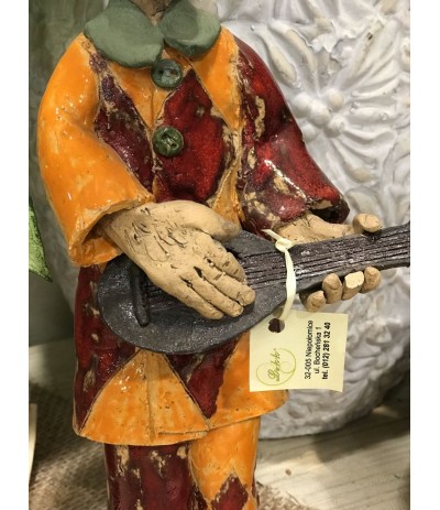 B.Figura ceramiczna Mężczyzna z gitarą